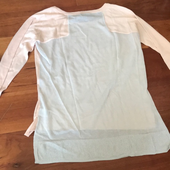 Thin pink, grey sweater - Picture 2 of 4